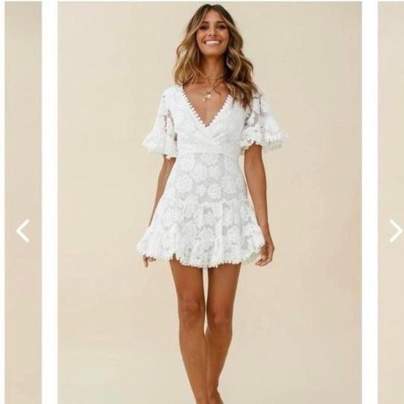 Elegant White Lace Dress - Picture 1 of 4
